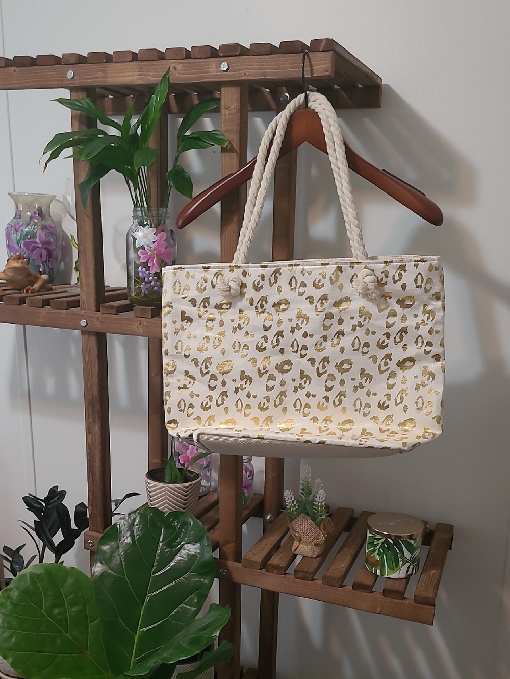 Lightweight Paper And Polyester Gold Metallic Bag - Picture 1 of 5